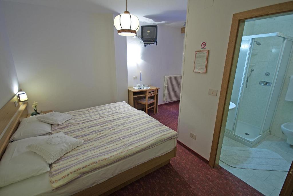 Hotel La Molinella Soraga Camera foto
